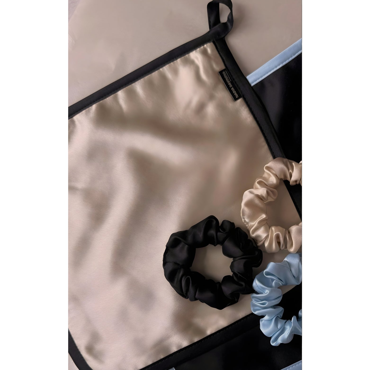 Noir - Ritual (Facial towel + scrunchie)