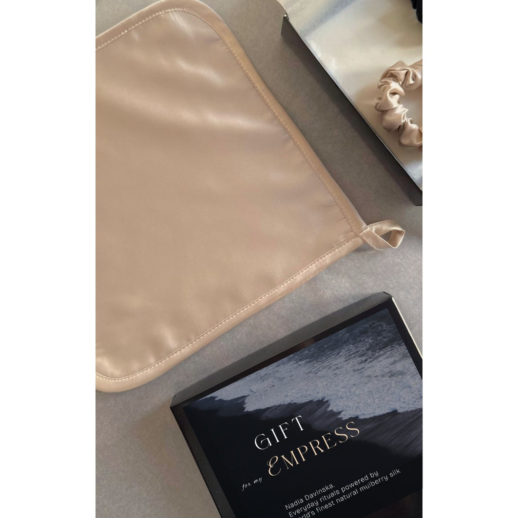 Pure Silk Facial Towel - Lumière