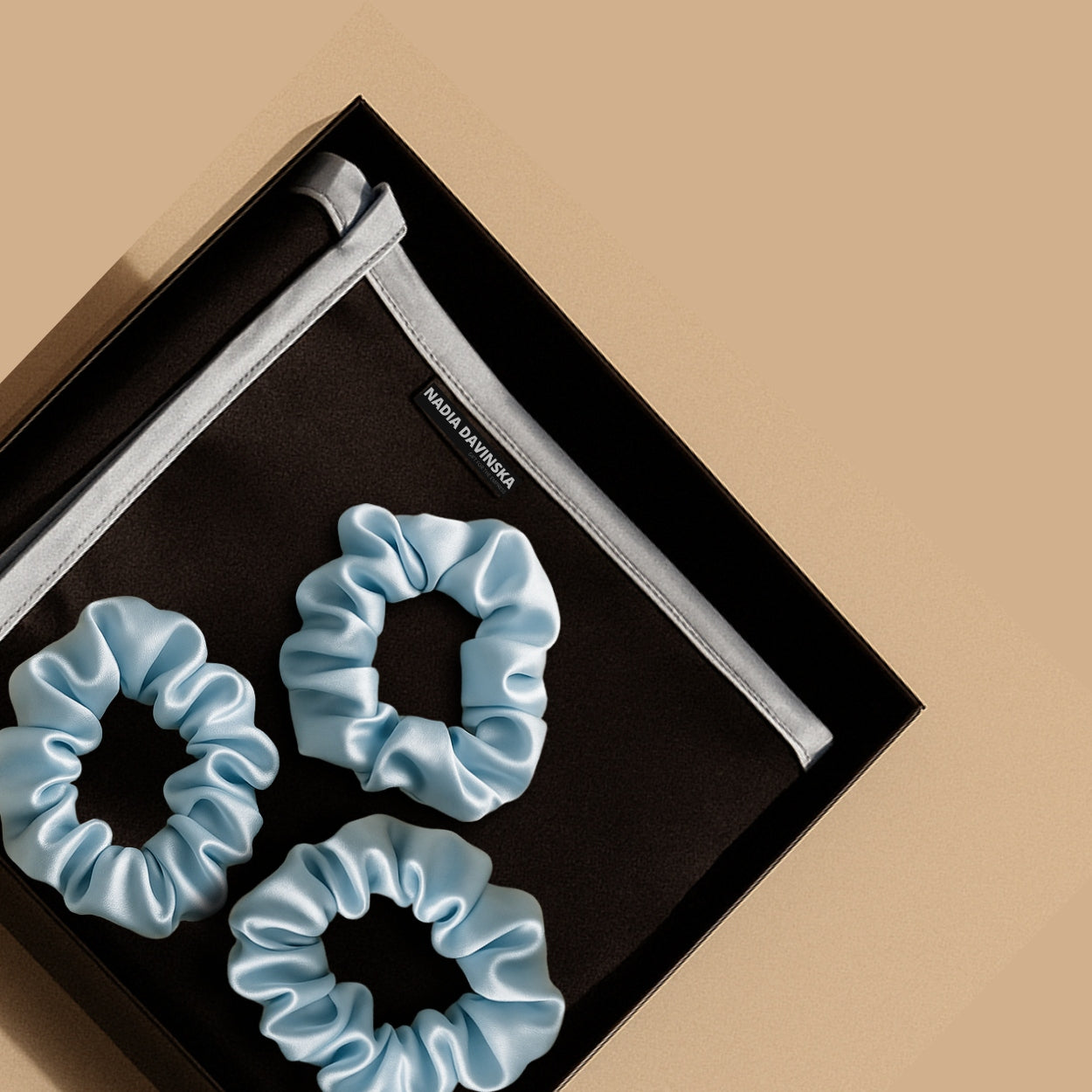 Celeste - Ceremony (Facial towel + 3 scrunchies)