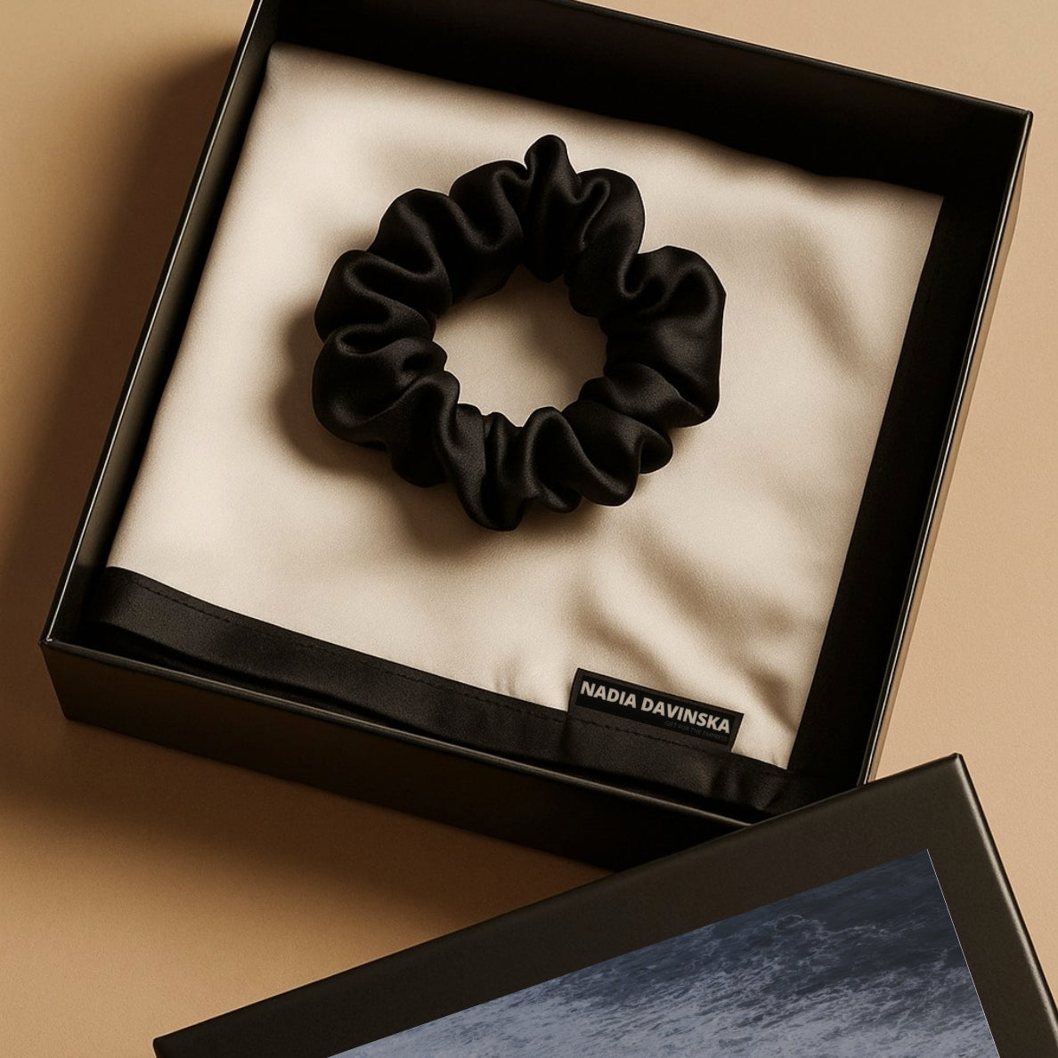 Noir - Ritual (Facial towel + scrunchie)